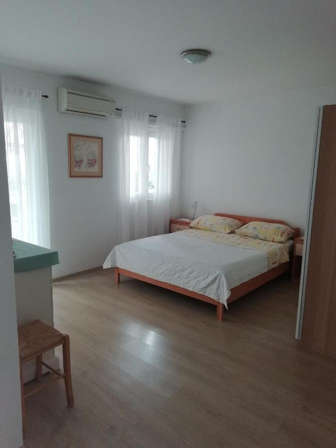 Feel Good Apartment Banjol Exterior photo